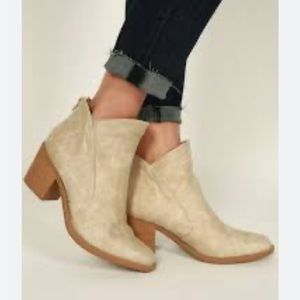 Kork Ease‎ Cream Suede Ryder Booties. Size 10